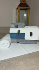 Kit Completo Raffah - 2 toalhas de Banho, 1 de Rosto e 1 de Piso Residêncial Branca