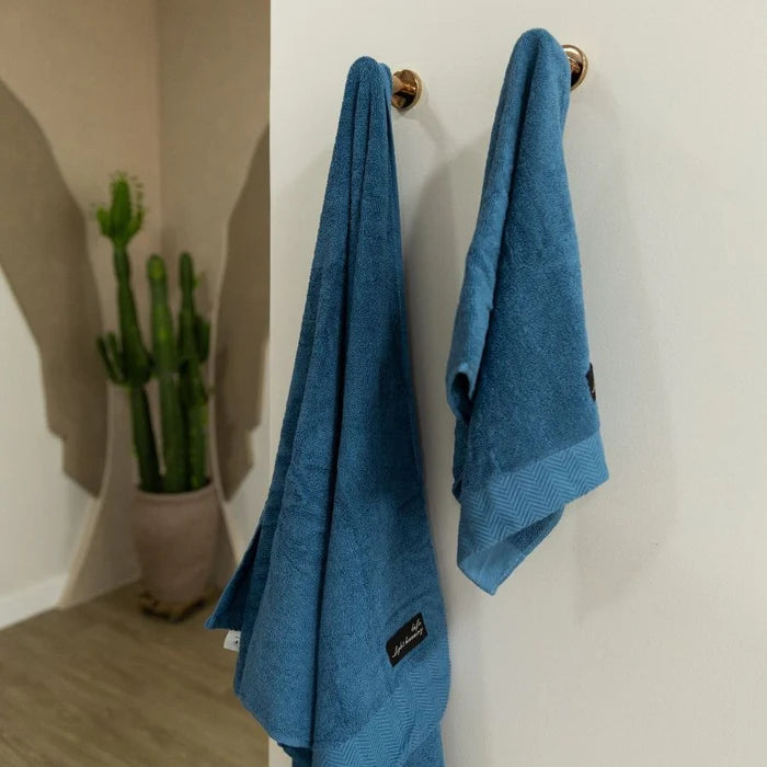 Kit Completo Raffah - 2 toalhas de Banho, 1 de Rosto e 1 de Piso Residêncial Branca